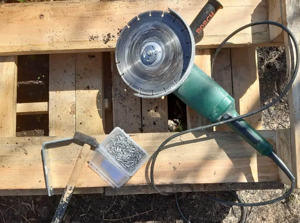 Outils pour fabriquer un tamis à terreau (Nutri Green Planet)
